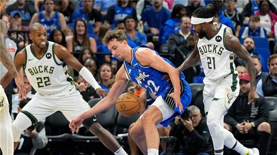 Franz Wagner (M) und die Orlando Magic haben die Playoffs erreicht.