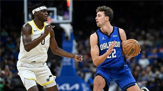 Franz Wagner (r) führte seine Orlando Magic gegen die Toronto Raptors zum Sieg.