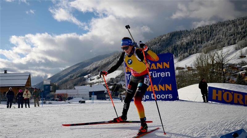 Preuß auch ohne 100 Prozent wieder auf dem Podium Franziska Preuß holt als Sprint-Zweite ihr nächstes Top-Ergebnis.