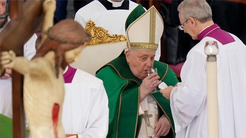 Vatikan: Zustand des Papstes verbessert sich leicht Franziskus geht es seit Wochen schlecht. (Archivbild)