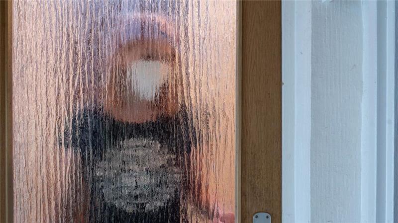Patientenschützer: „Trauerspiel“ um Corona-Aufarbeitung Frauen, die die Kinderbetreuung besorgen, und Kinder waren in vielen Familien von den Kontaktsperren am stärksten betroffen.