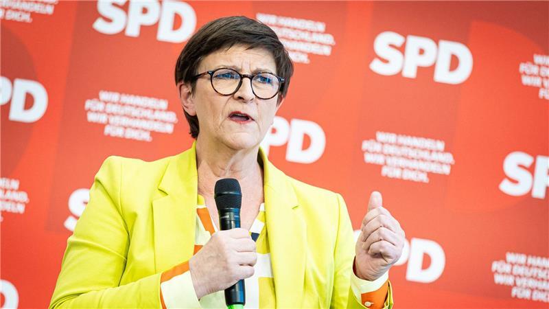 Esken will mehr Frauen als Männer aus der SPD im Kabinett „Frauen stellen die Hälfte der Bevölkerung und wir wollen auch, wie wir manchmal sagen, nicht nur den halben Kuchen, sondern die halbe Bäckerei“, sagt die SPD-Vorsitzende Saskia Esken.