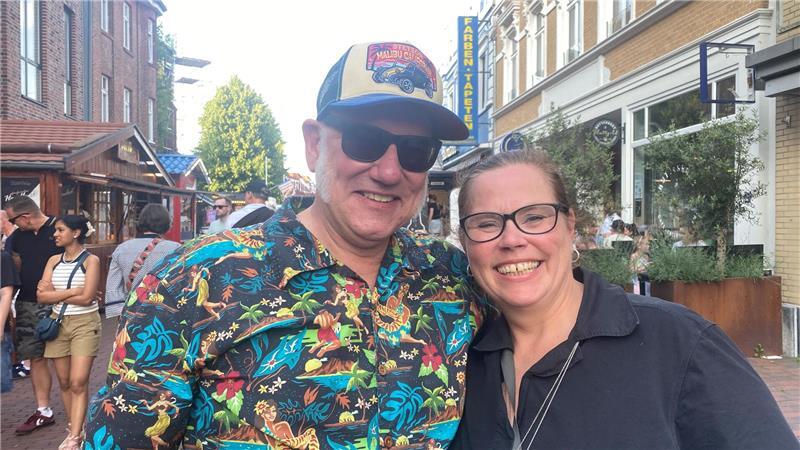 Frauke Freund und Stefan Pfeiffer finden es immer wieder schön auf dem Buxtehuder Altstadtfest.