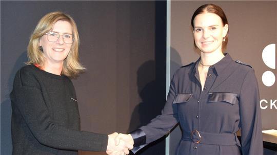 Frauke Langen (SPD, links) und Vanessa-Kim Zobel (CDU) sind Direktkandidatinnen zur Bundestagswahl im Wahlkreis Stade I - Rotenburg II. Höchstwahrscheinlich wird eine von ihnen den Wahlkreis gewinnen.