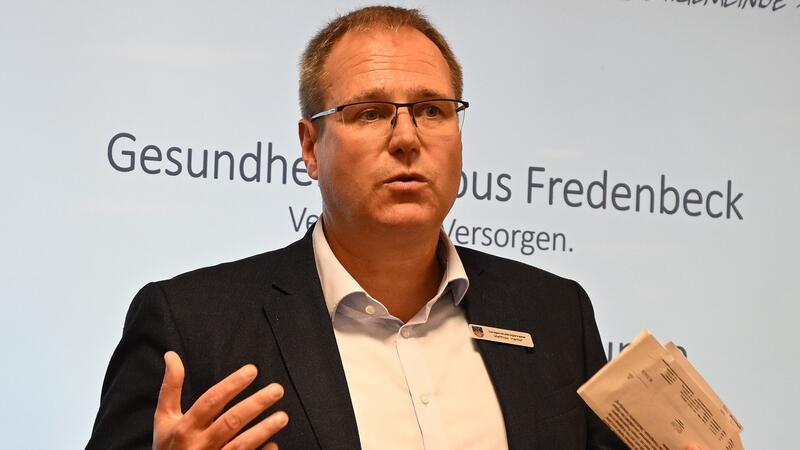 Fredenbecks Samtgemeindebürgermeister Matthias Hartlef verkündete positive Ergebnisse.