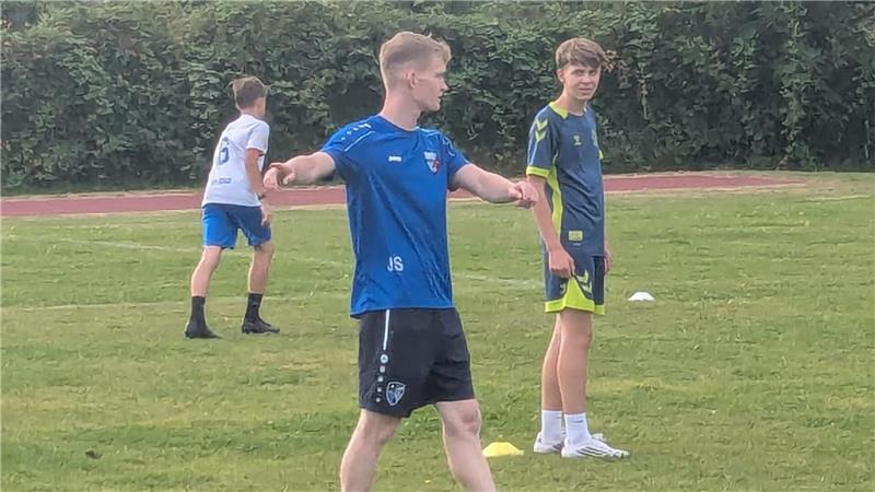 Trotz Platznot: Junge Trainer tragen die SG Lühe durch schwere Zeiten Frederik Schindler engagiert sich seit mehreren Jahren als Trainer.