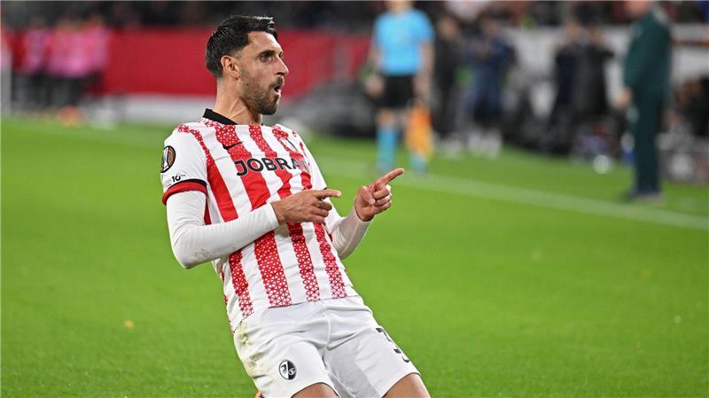 Freiburgs Vincenzo Grifo jubelt über seinen Treffer zum 2:0 beim Europa-League-Spiel.