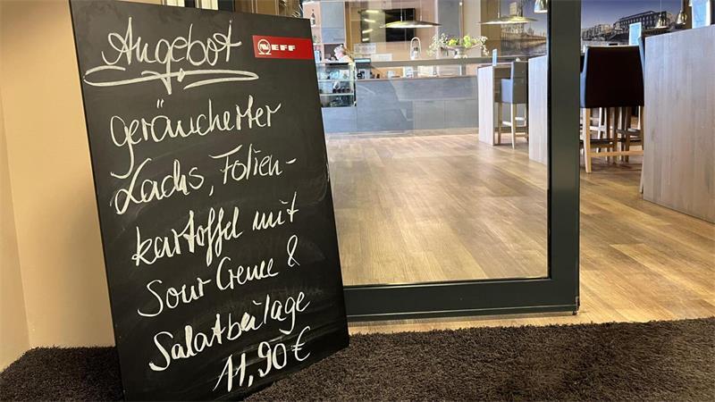 Mittagstisch bei Jähnichen: Immer ein offenes Ohr für die Stammgäste Freitags ist Fischtag im Deck 2.