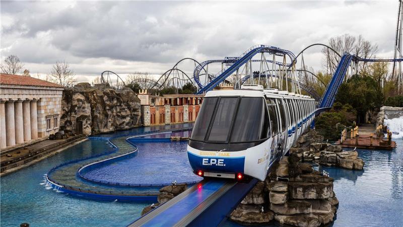 Freizeit- und Themenparks haben im vergangenen Jahr weltweit rund 53 bis 57 Milliarden Euro umgesetzt. (Archivbild)