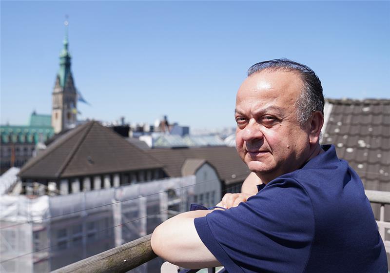 Freut sich darauf, einen Teil des ukrainischen Filmfestivals in Hamburg durchführen zu können: Filmfest-Leiter Albert Wiederspiel. Foto: dpa