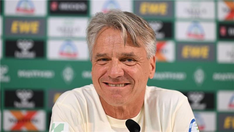 Bundesliga-Spielplan: Werder mit schweren Auftaktgegnern Freut sich über das schwere Auftaktprogramm: Werders neuer Cheftrainer Horst Steffen.