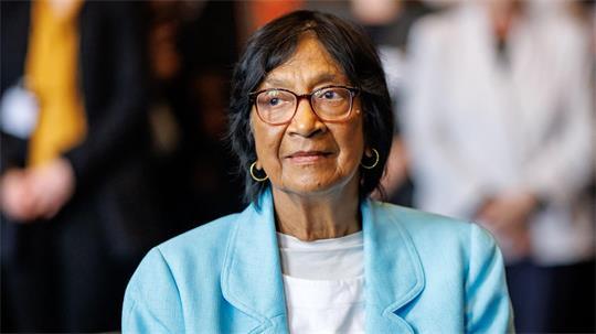Friedensnobelpreisträgerin „Navi“ Pillay erfuhr in Nürnberg von der Auszeichnung.