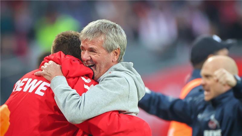 Das Trainer-Karussell dreht sich: Wo landet Sandro Wagner? Friedhelm Funkel (M) feierte einen gelungenen Einstand als Trainer beim 1. FC Köln