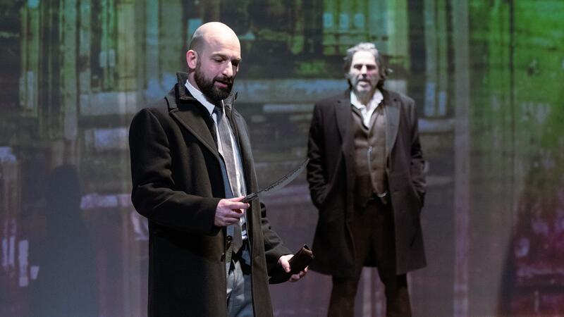 Friedrich Dürrenmatts Roman „Der Richter und sein Henker“ kommt in einer Inszenierung des Altonaer Theaters auf die Stadeum-Bühne.