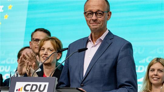 Friedrich Merz, Bundesvorsitzender der CDU, spricht nach den ersten Hochrechnungen auf einer Pressekonferenz im Konrad-Adenauer-Haus.