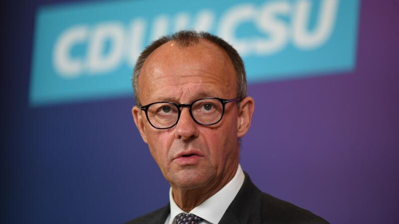 Merz knüpft Mitwirken der Union bei Migration an Bedingungen Friedrich Merz, CDU Bundesvorsitzender und Fraktionsvorsitzender der CDU/CSU Fraktion, knüpft ein Mitwirken der Union bei Migration an Bedingungen.