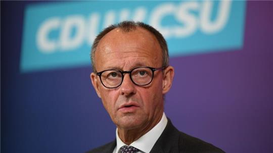 Friedrich Merz, CDU Bundesvorsitzender und Fraktionsvorsitzender der CDU/CSU Fraktion, knüpft ein Mitwirken der Union bei Migration an Bedingungen.