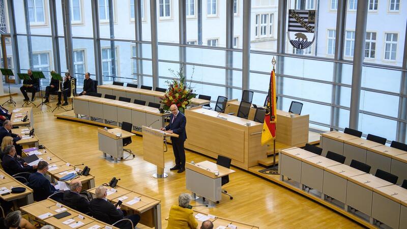 Bündnis plädiert für mehr Schwarz-Rot-Gold auf den Straßen Fritz Felgentreu: Schwarz-Rot-Gold steht für die wehrhafte Demokratie.