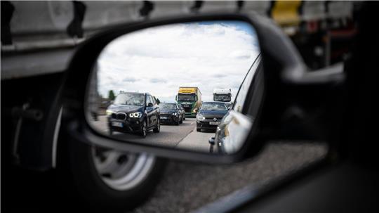 Fronleichnam und Ferienende: Staualarm auf der A5