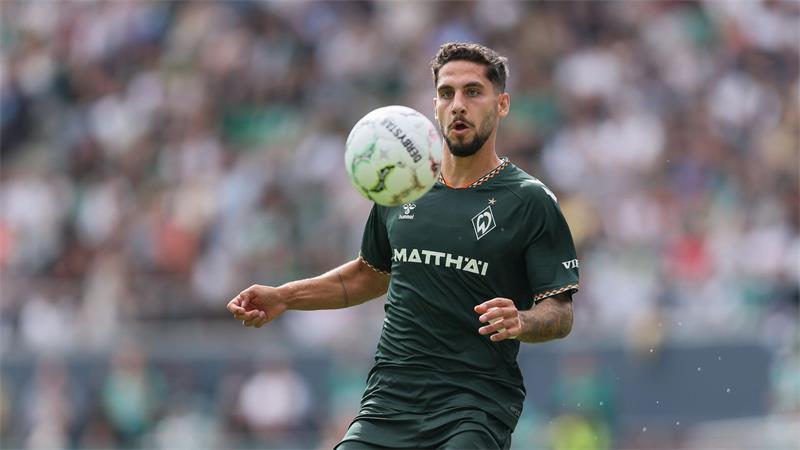 Früher beim HSV, jetzt bei Werder Bremen: Mittelfeldspieler Ludovit Reis. (Archivbild)