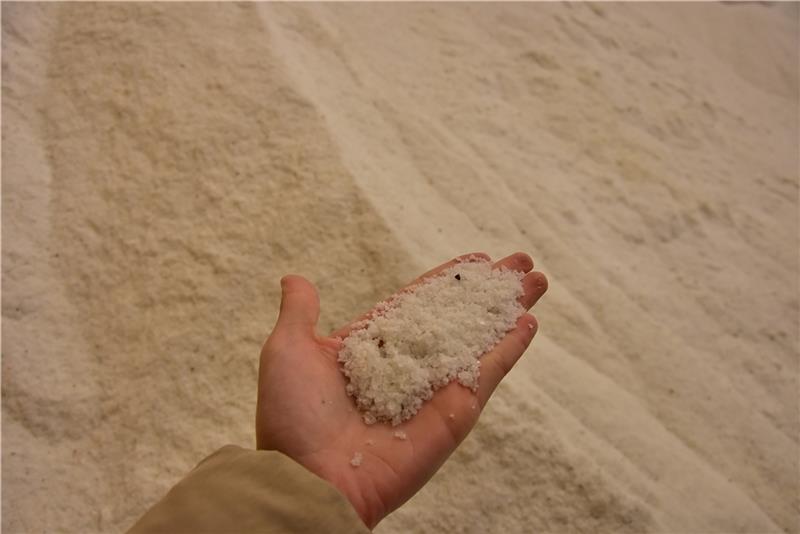 Früher wurden dem Salz Bitterstoffe zugefügt, heute wäre es sogar essbar. Es ist allerdings nicht gereinigt.