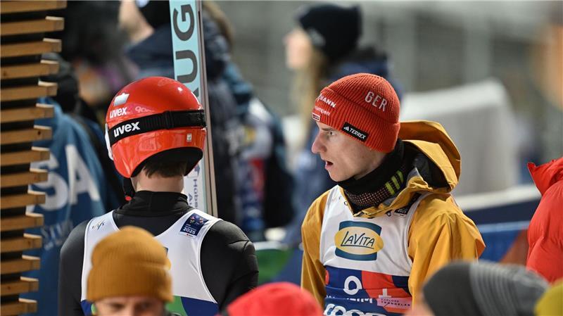 Erst Wind, dann Blech: Skispringer gehen bei WM leer aus Frust bei Karl Geiger: Sein zweiter Sprung misslingt.