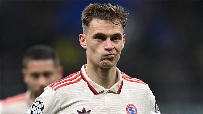 Kimmich mahnt: „Wenn wir nicht die Meisterschaft holen...“ Frust pur: Joshua Kimmich nach dem Bayern-Aus in Mailand.