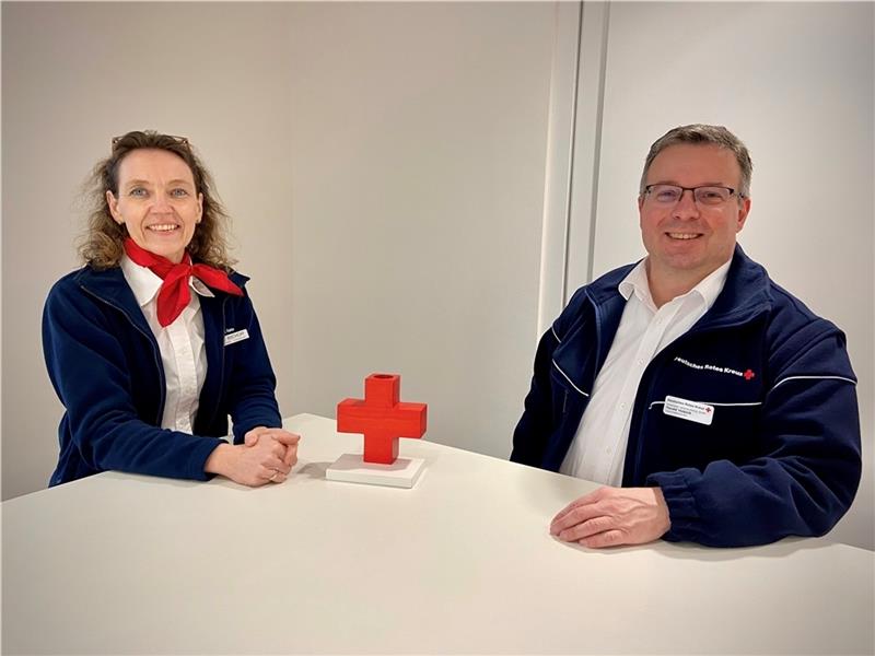 Führen das Harburger Rote Kreuz jetzt gemeinsam: Karin Bischoff und Harald Halpick . Foto: DRK Harburg e.V.