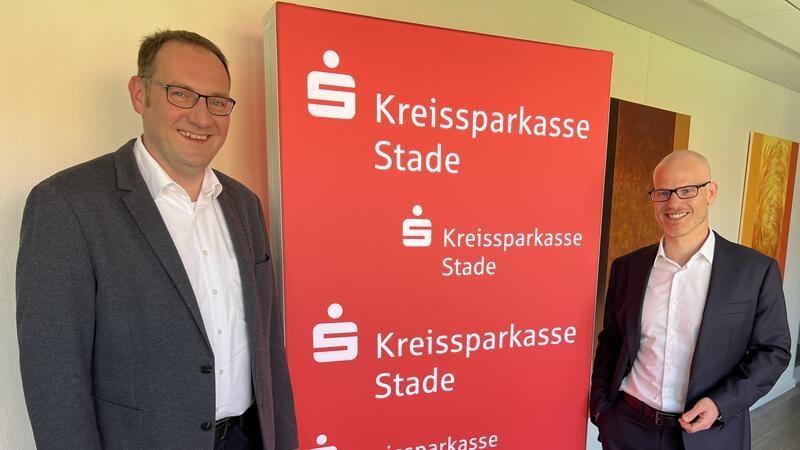 Mehr als 2 Milliarden Euro in der Bilanz: So geht es der Kreissparkasse Stade Führen die Kreissparkase als Duo: Matthias Lühmann und Berend Bohlen.