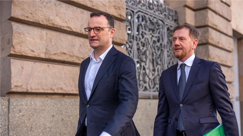 Führende Unionsvertreter sehen bei Koalitionsverhandlungen wachsenden Einigungsdruck durch Turbulenzen in der Weltwirtschaft.