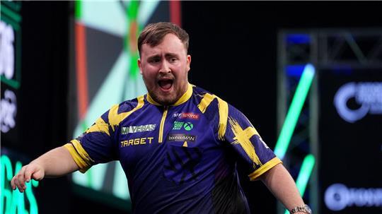 Führt die Darts-Weltrangliste erstmals an: Luke Littler. 