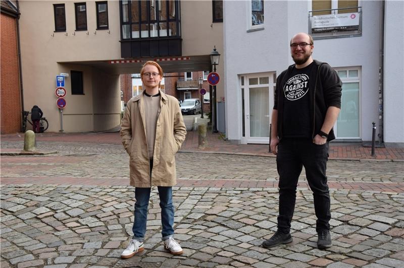 Führungswechsel bei den Jusos: Fynn Hinck (22) aus Harsefeld ist Nachfolger von Gerrit Steffens (26) aus Buxtehude. Foto Wisser