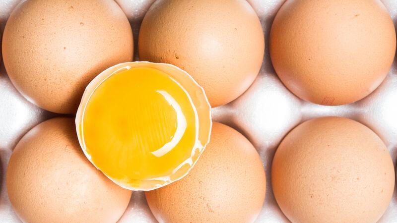 Öko-Test: 5 Eier-Marken mit Bestnoten - Wo es jedoch Punktabzüge hagelte Fünf Eier-Marken erfüllten die «Öko-Test»-Kriterien am besten und erreichten das Prädikat „sehr gut“.