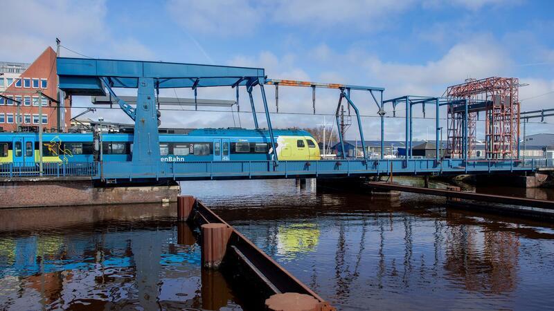 Für Bauarbeiten wird die Brücke drei Wochen lang gesperrt. (Archivbild)