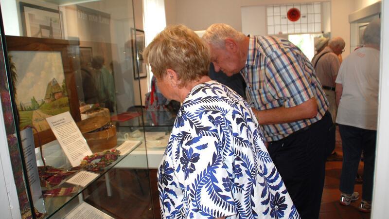 Für Besucher der Sonderausstellung gibt es interessante Hinweise zur Vergangenheit der roten Lena.