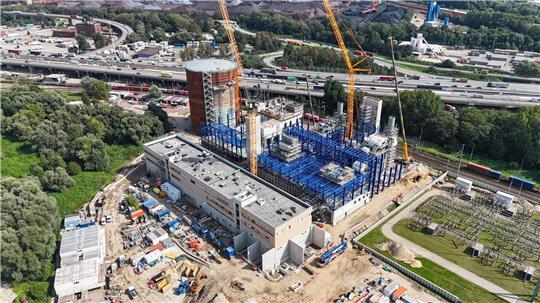 Für Fernwärmekunden der Hamburger Energiewerke wird es teuer. Wegen der hohen Investitionen in die Wärmewende erhöht das kommunale Unternehmen die Preise um fast ein Drittel. (Archivbild)