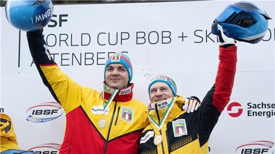 Für Francesco Friedrich (r) gibt es keinen Grund zum Jubel mehr.