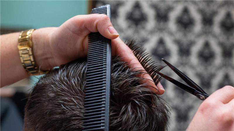 Für Friseurbetriebe war die Soforthilfe damals die Rettung, um laufende Kosten wie Miete und Versicherungen bezahlen zu können.