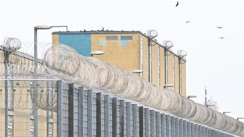 Für Häftlinge und Bedienstete sind die  Weihnachtstage im Gefängnis eine besonders harte Zeit. (Archivbild)