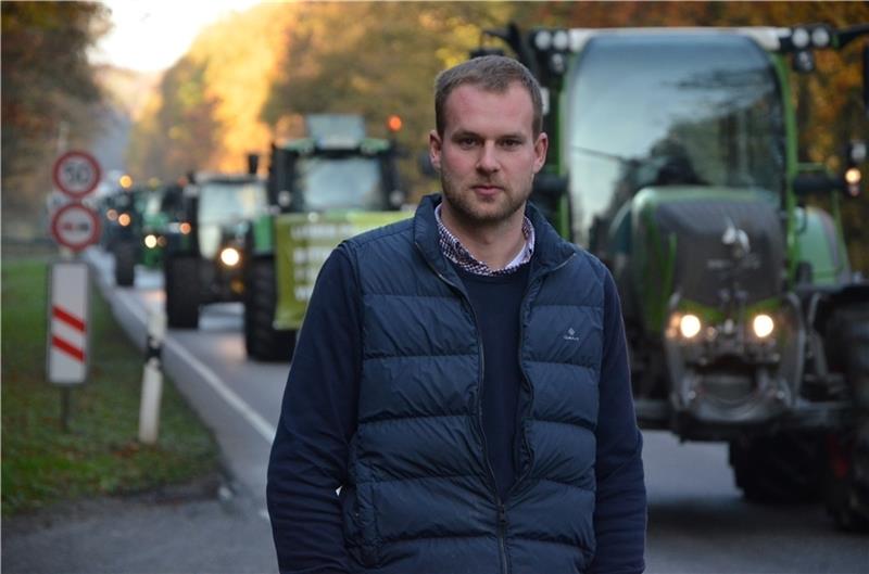 Für Hauke Horeis (26) stand immer fest, dass er den Betrieb seines Vaters in Oederquart übernehmen will. Anfeindungen und Reglementierungen rauben ihm den Spaß. Fotos: Husung
