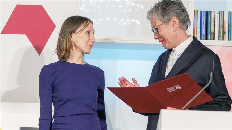 Für „Hey guten Morgen, wie geht es dir?“ ist die Leipziger Autorin Martina Hefter mit dem Deutschen Buchpreis ausgezeichnet worden.