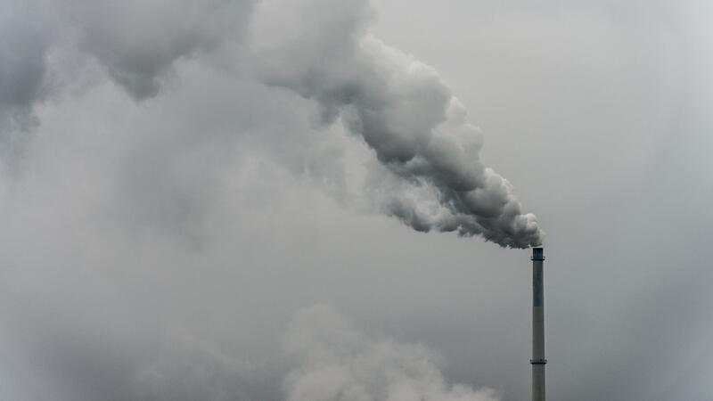 Neue Schadstoffregeln für Industrie und Bauern sollen kommen Für Industrieanlagen könnten EU-weit bald neue Schadstoffregeln gelten.