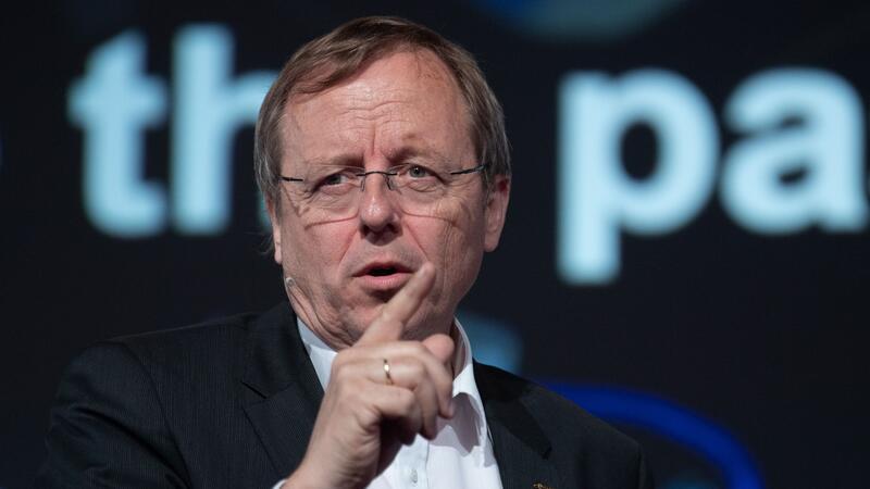 Wörner: Trümmerteile dürften nahezu verglühen Für Jan Wörner steht fest: Solche Abstürze sollten Anlass sein, endlich Schritte gegen Gefahren aus dem All zu unternehmen.