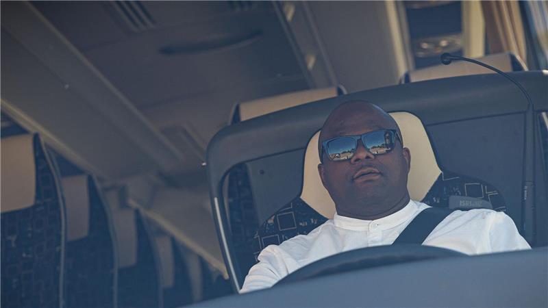 Für Justice Sipahlanga ist der Rechtsverkehr manchmal noch ungewohnt.
