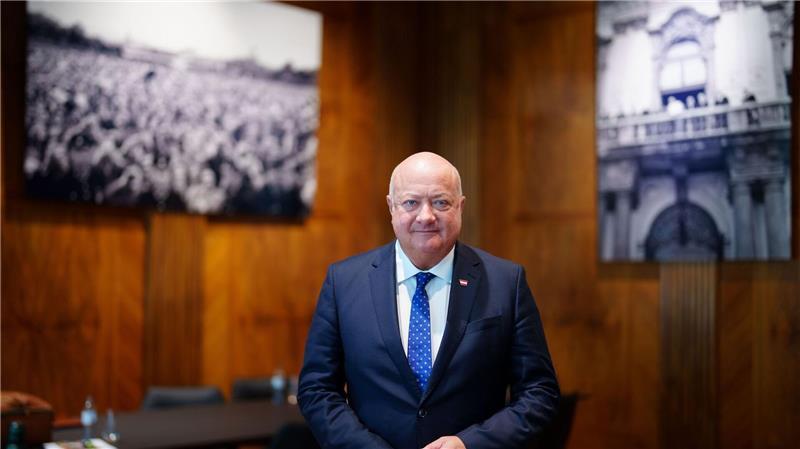 Österreichs Kanzler: Koalition mit Anti-Streit-Rezept Für Kanzler Christian Stocker sind AfD und FPÖ nur bedingt vergleichbar.