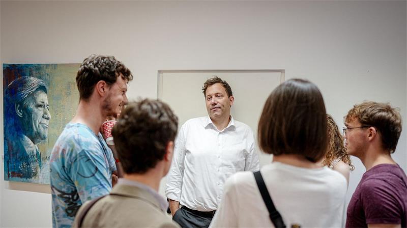 Für Klingbeil lautet das Motto dieser Tage: Bürgergespräch statt großer Wahlkampfbühne.