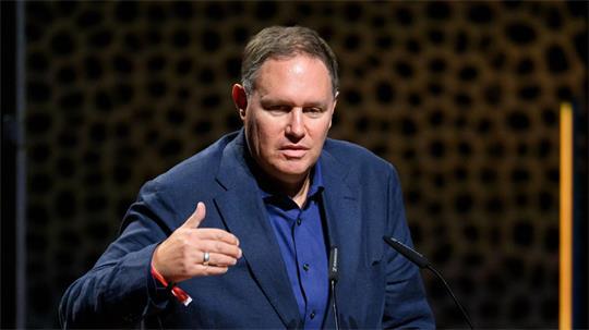 Für Kultursenator Carsten Brosda ist der Verlagspakt „Wirtschafts- als auch Kulturförderung“.