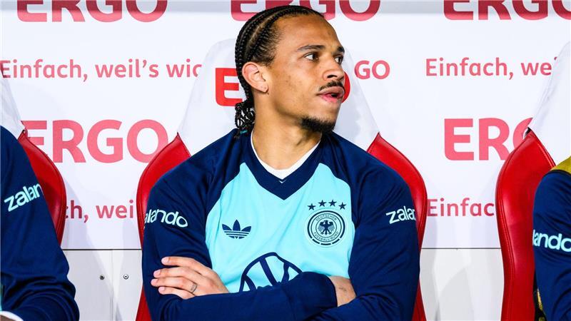 Für Leroy Sané, hier auf der Ersatzbank gegen Finnland, könnten sich die WM-Aussichten schlagartig verändern. (Archivbild)
