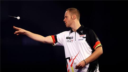 Für Max Hopp geht ein enttäuschendes Darts-Jahr ohne WM zu Ende.