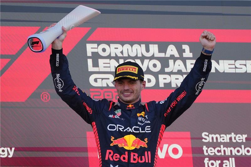 Suzukas „Raketenmann” Verstappen vor WM-Krönung in Katar Für Max Verstappen ist es der 13. Saisonsieg.